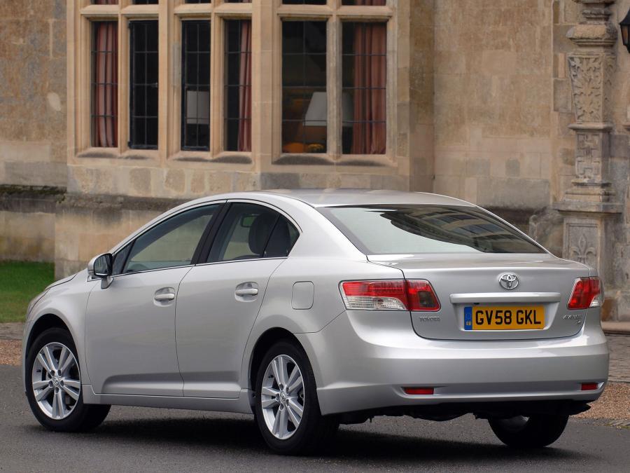  Toyota Avensis Sedan 2008 года  (UK) (фото 5 из 9)